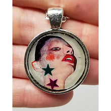 Load image into Gallery viewer, Avant-garde pendant with chain - Curio Memento
