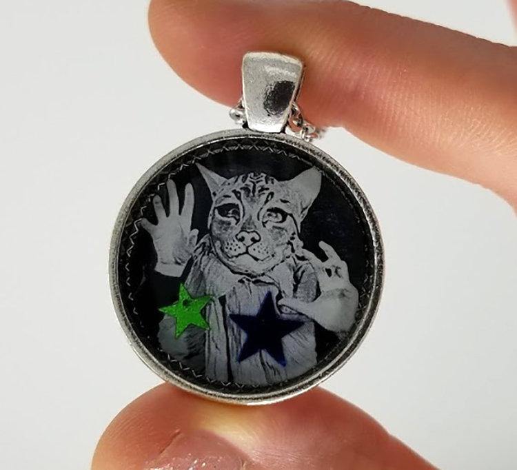 Anthropomorphic cat pendant with chain - Curio Memento
